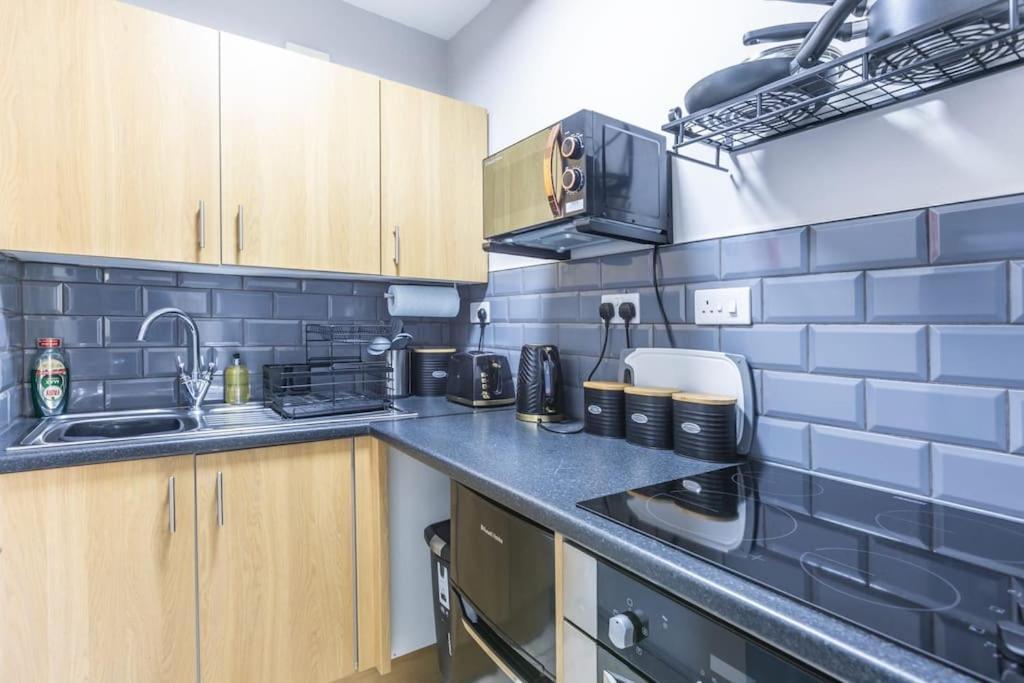 Rugby Coach House, Central Location, 5 Star Rating Екстериор снимка