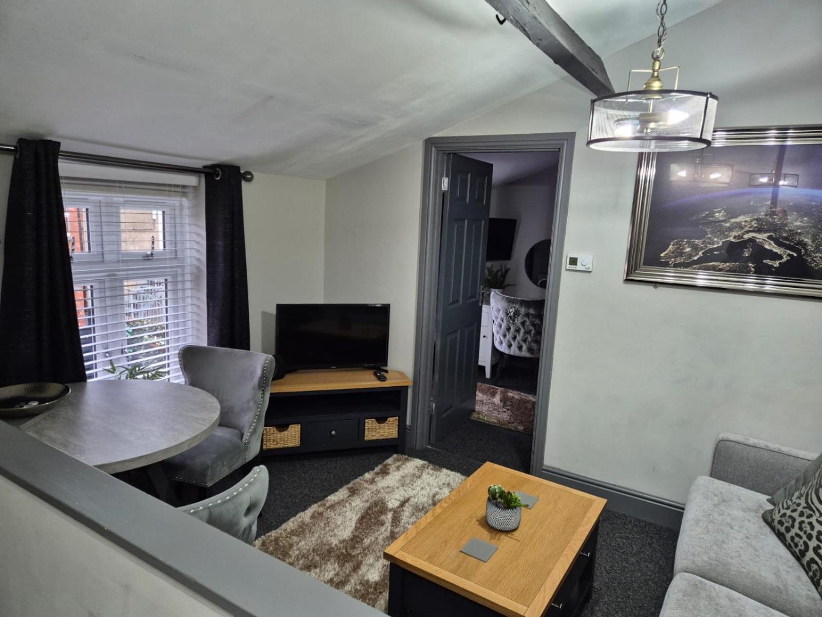 Rugby Coach House, Central Location, 5 Star Rating Екстериор снимка